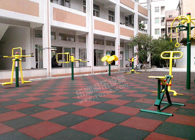 广州番禺龙美村老人活动休息室器材地垫案例(图4)