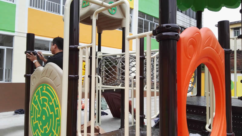 广东省云浮市城西幼儿园滑梯工程案例(图4)
