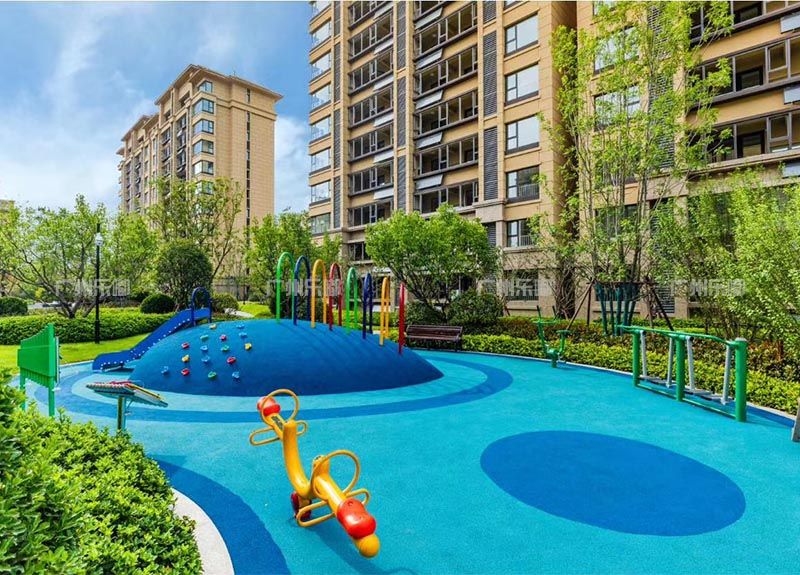 epdm塑胶安全地垫铺设工程案例(图1)